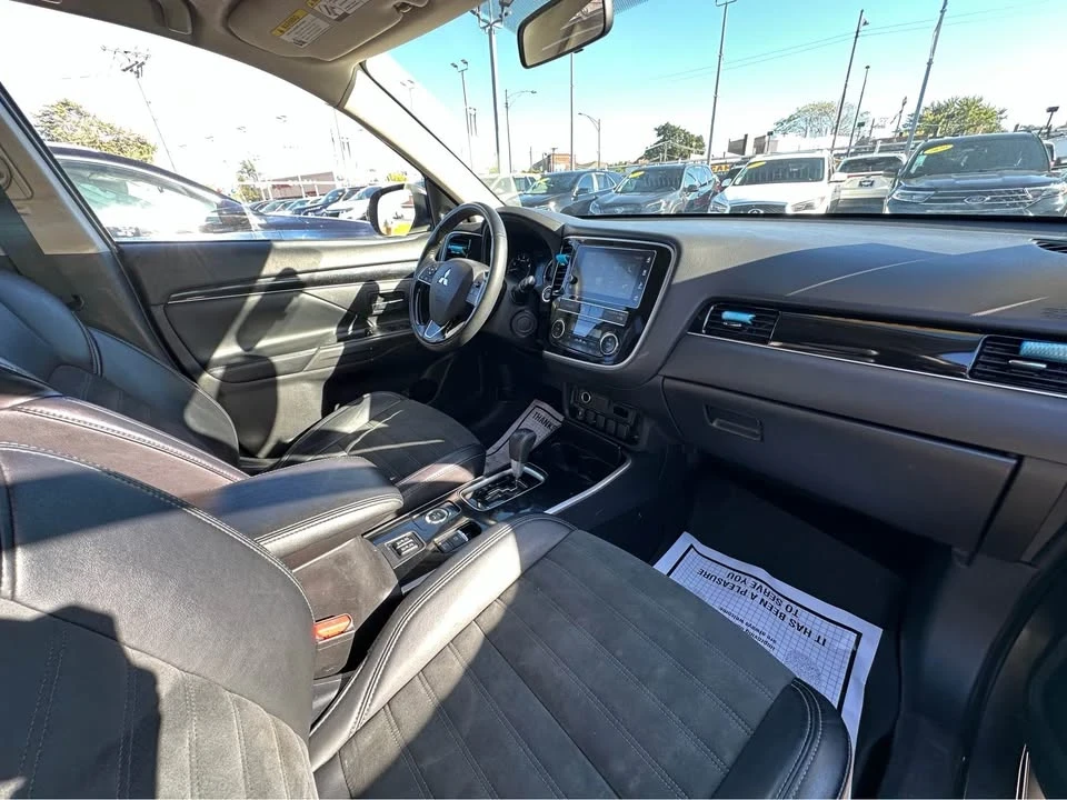 2019 Mitsubishi Outlander - Image 13 of 16