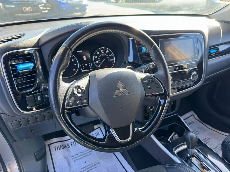 2019 Mitsubishi Outlander - Image 8 of 16
