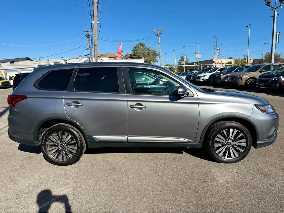 2019 Mitsubishi Outlander - Image 4 of 16