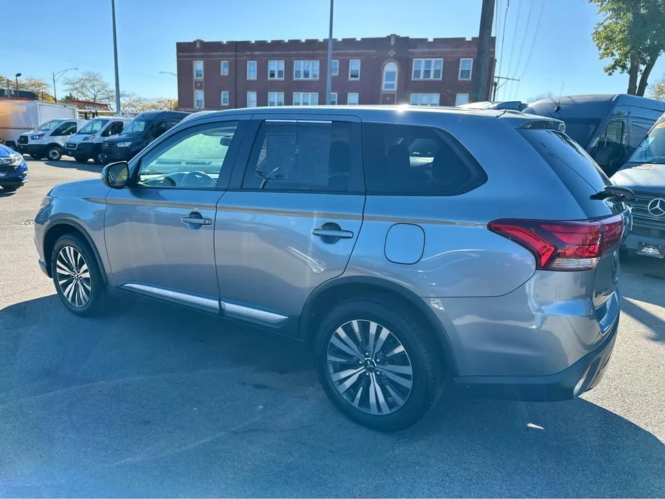2019 Mitsubishi Outlander - Image 6 of 16