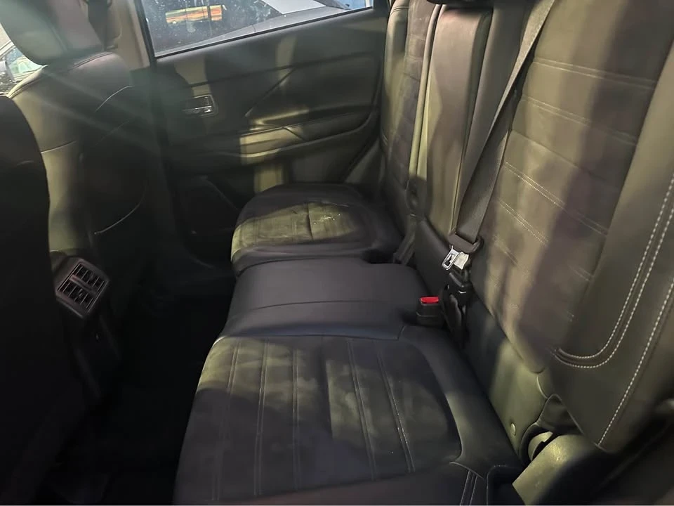 2019 Mitsubishi Outlander - Image 10 of 10
