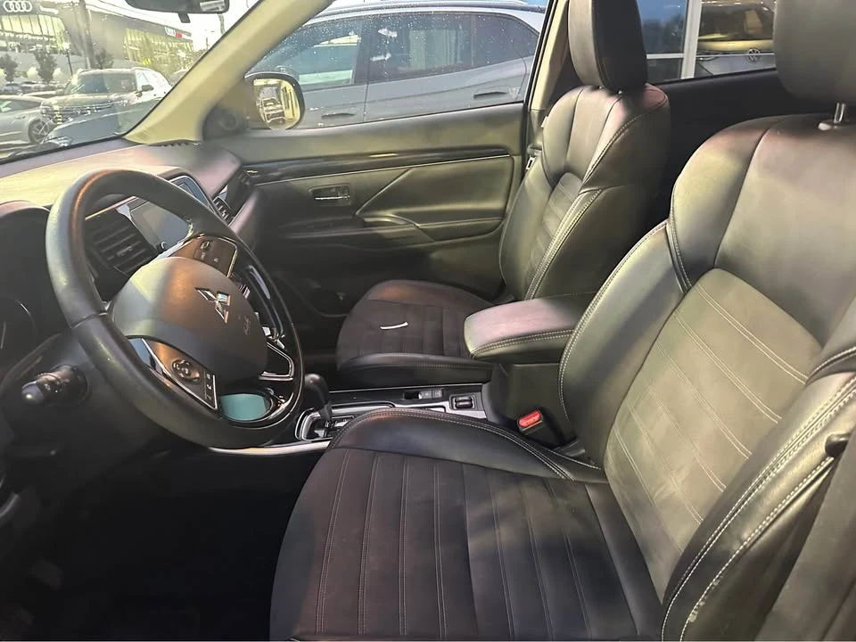 2019 Mitsubishi Outlander - Image 8 of 10