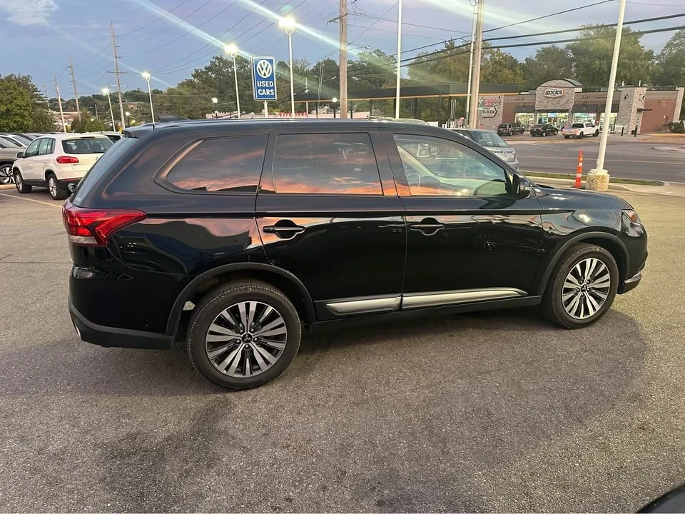 2019 Mitsubishi Outlander - Image 6 of 10