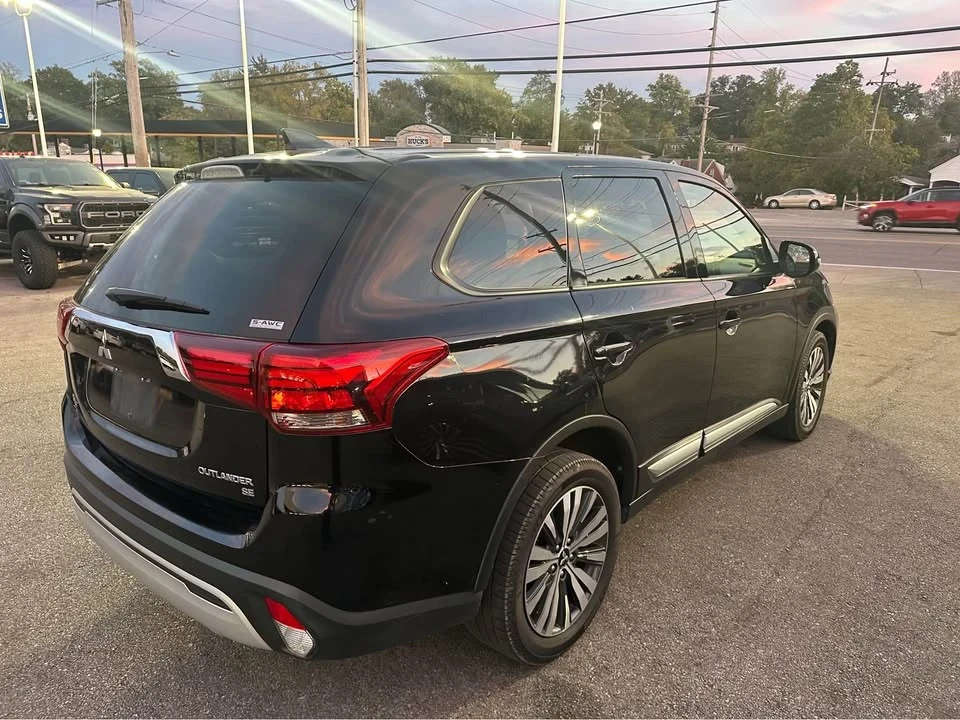 2019 Mitsubishi Outlander - Image 5 of 10