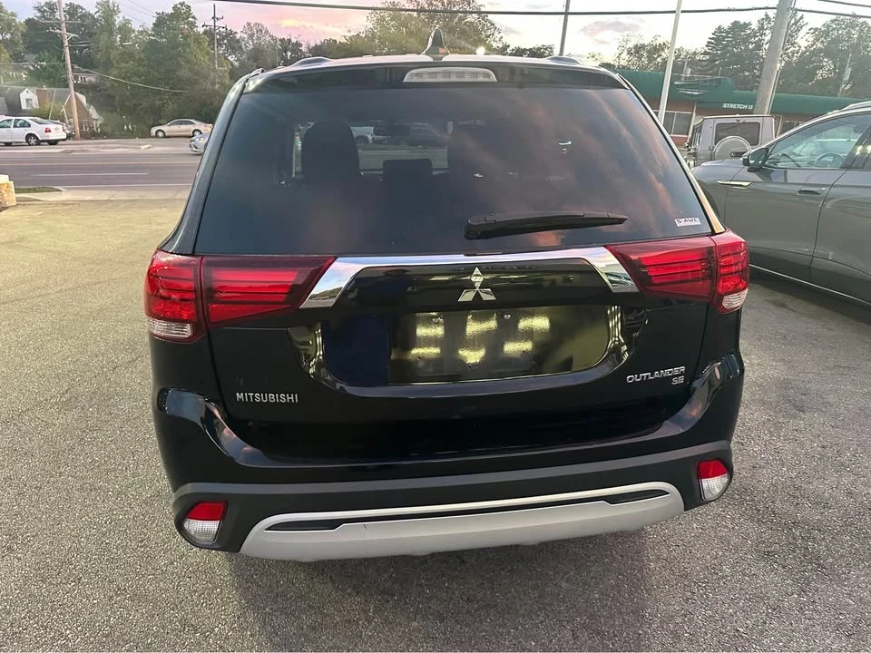 2019 Mitsubishi Outlander - Image 4 of 10