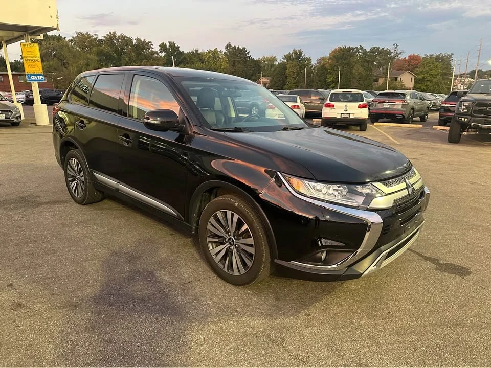 2019 Mitsubishi Outlander - Image 7 of 10