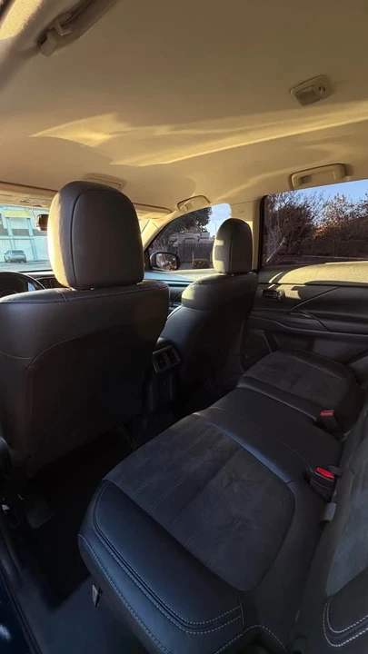 2019 Mitsubishi Outlander - Image 10 of 17