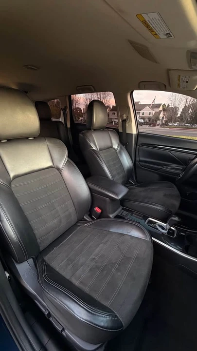 2019 Mitsubishi Outlander - Image 14 of 17
