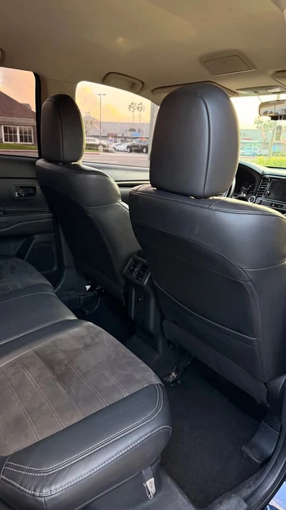 2019 Mitsubishi Outlander - Image 13 of 17