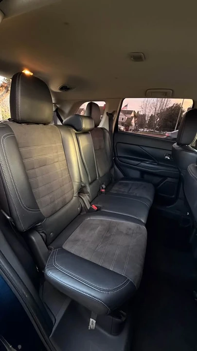 2019 Mitsubishi Outlander - Image 12 of 17