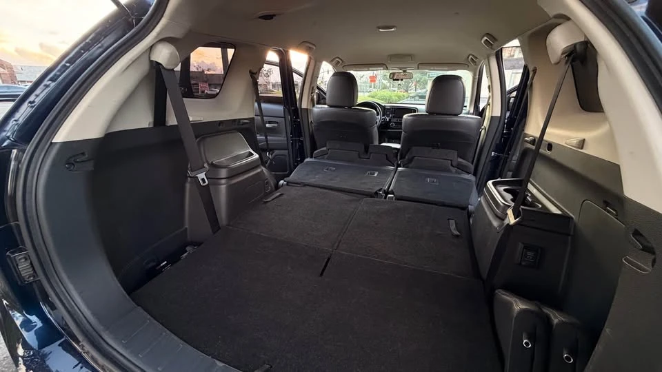 2019 Mitsubishi Outlander - Image 17 of 17