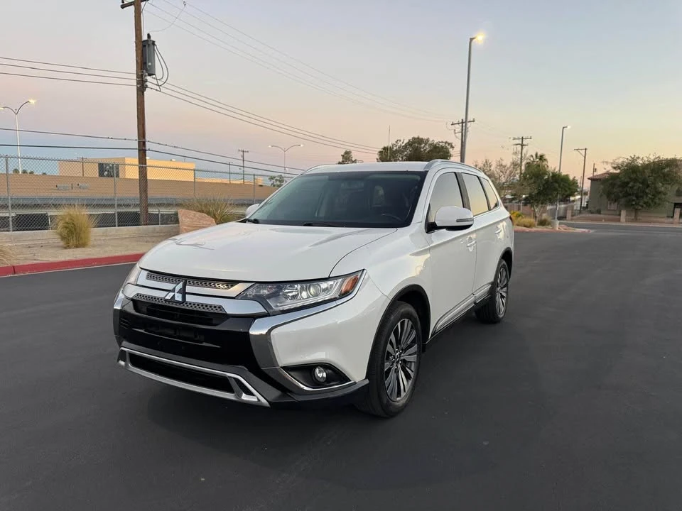 2019 Mitsubishi Outlander - Image 3 of 12