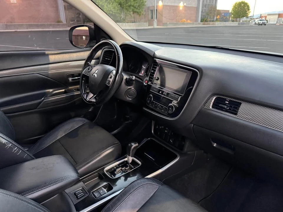 2019 Mitsubishi Outlander - Image 11 of 12