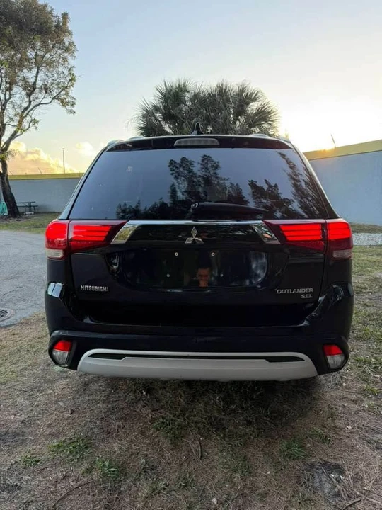 2019 Mitsubishi Outlander - Image 5 of 15