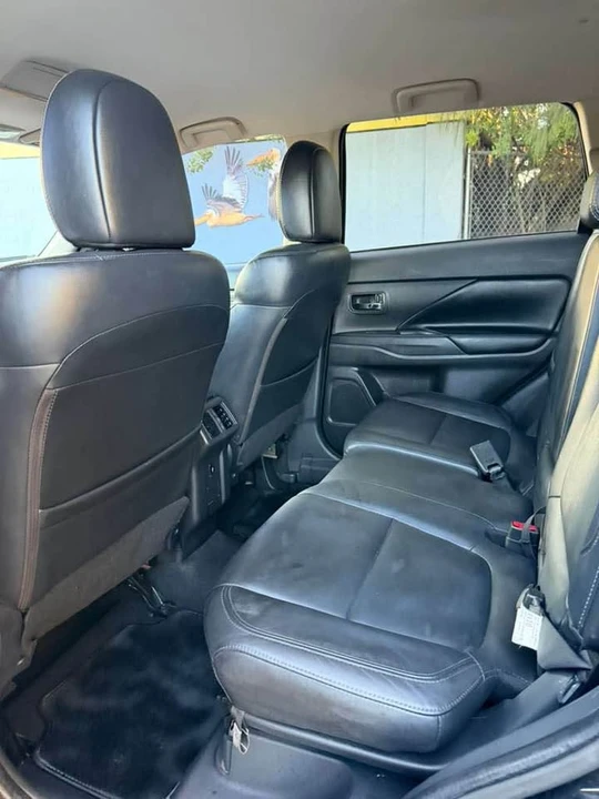2019 Mitsubishi Outlander - Image 9 of 15