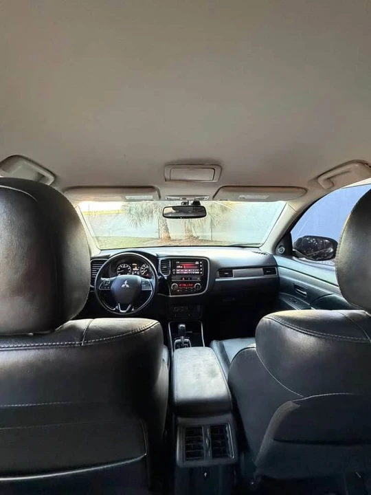 2019 Mitsubishi Outlander - Image 11 of 15
