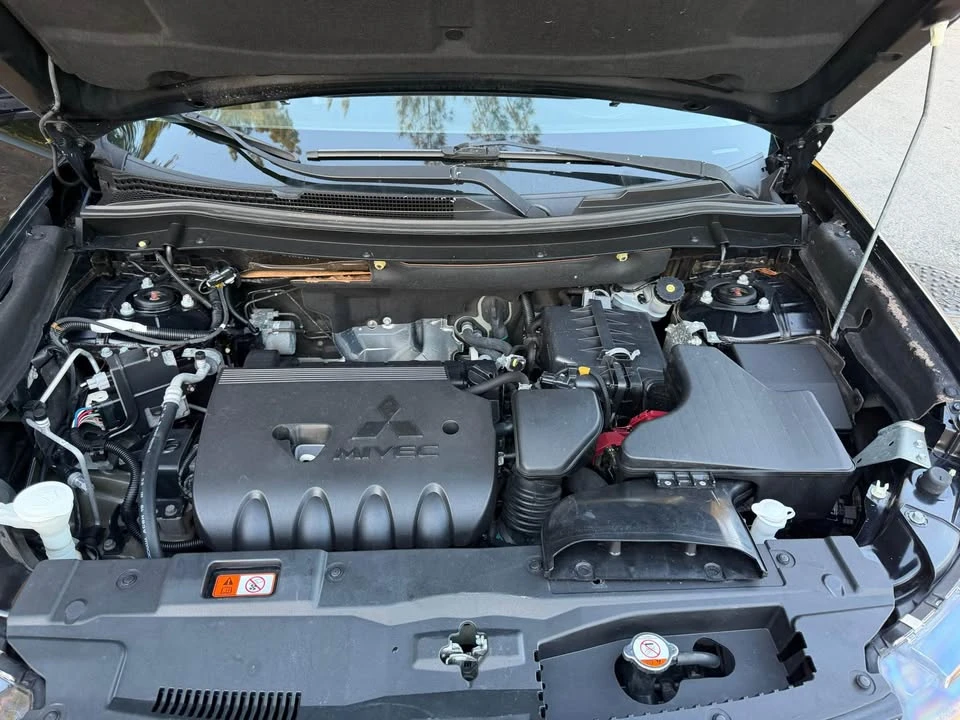 2019 Mitsubishi Outlander - Image 15 of 15