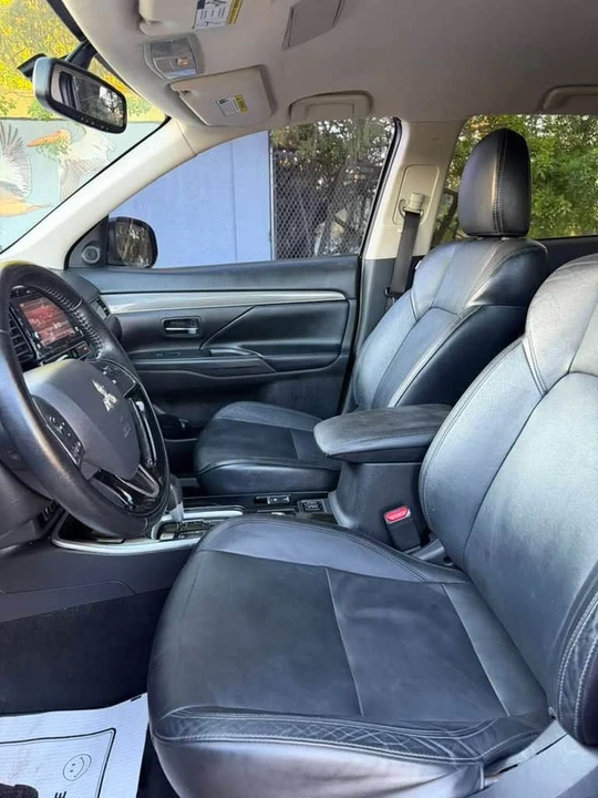 2019 Mitsubishi Outlander - Image 7 of 15
