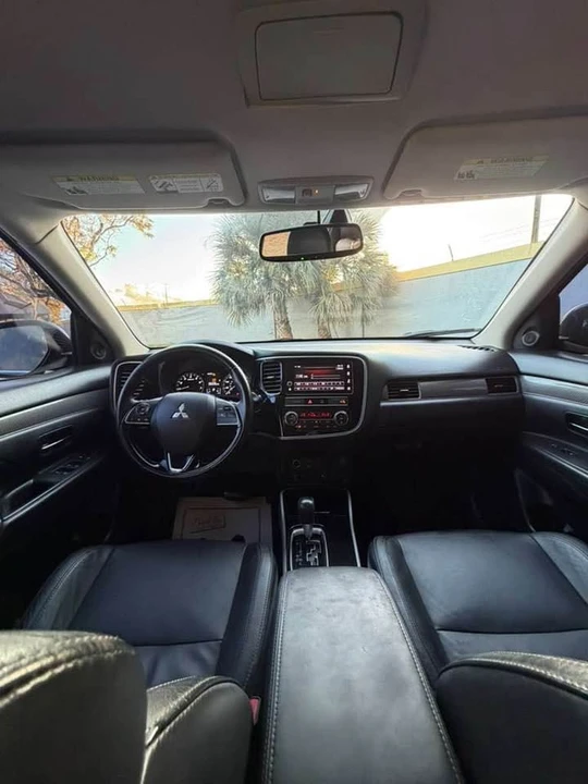 2019 Mitsubishi Outlander - Image 12 of 15
