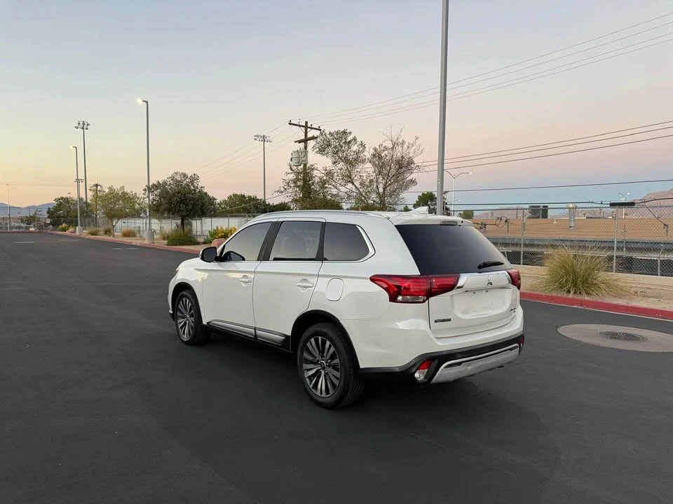 2019 Mitsubishi Outlander - Image 3 of 9