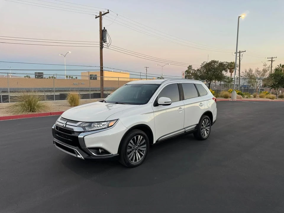 2019 Mitsubishi Outlander - Image 4 of 9
