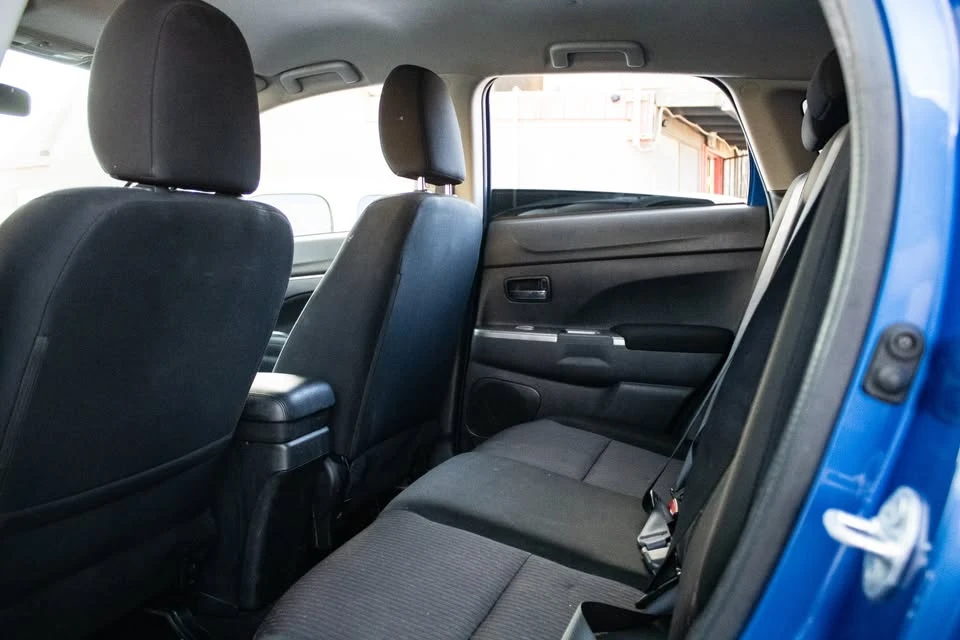 2019 Mitsubishi Outlander - Image 9 of 14