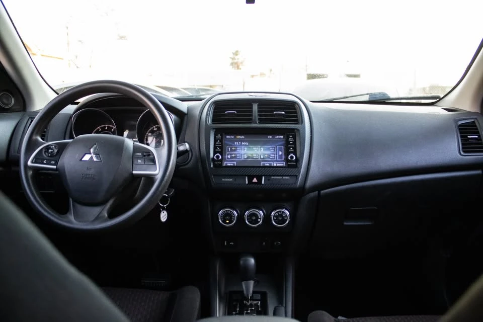 2019 Mitsubishi Outlander - Image 8 of 14