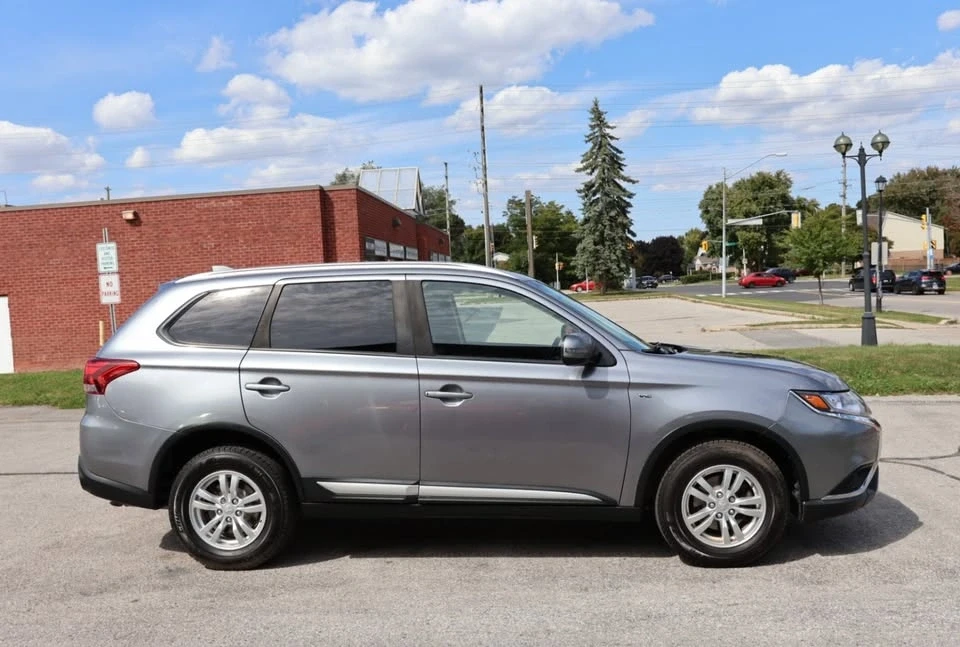 2019 Mitsubishi Outlander - Image 8 of 16
