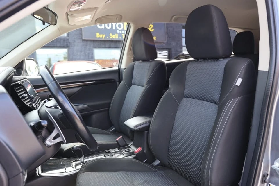 2019 Mitsubishi Outlander - Image 14 of 16