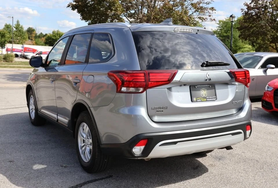 2019 Mitsubishi Outlander - Image 4 of 16
