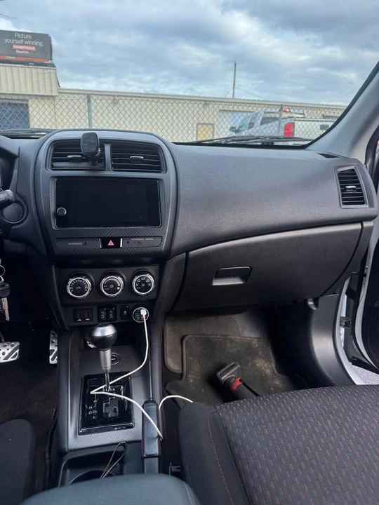 2019 Mitsubishi Outlander - Image 13 of 15