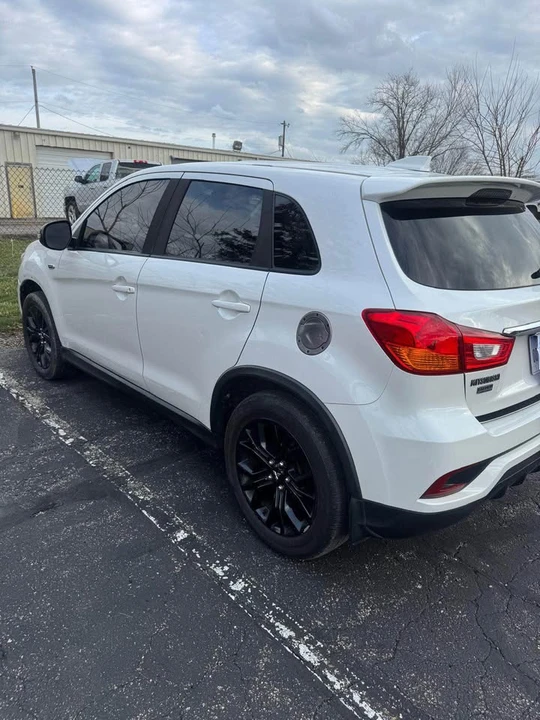 2019 Mitsubishi Outlander - Image 7 of 15