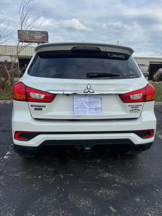 2019 Mitsubishi Outlander - Image 5 of 15