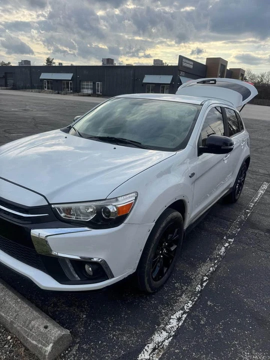 2019 Mitsubishi Outlander - Image 4 of 15