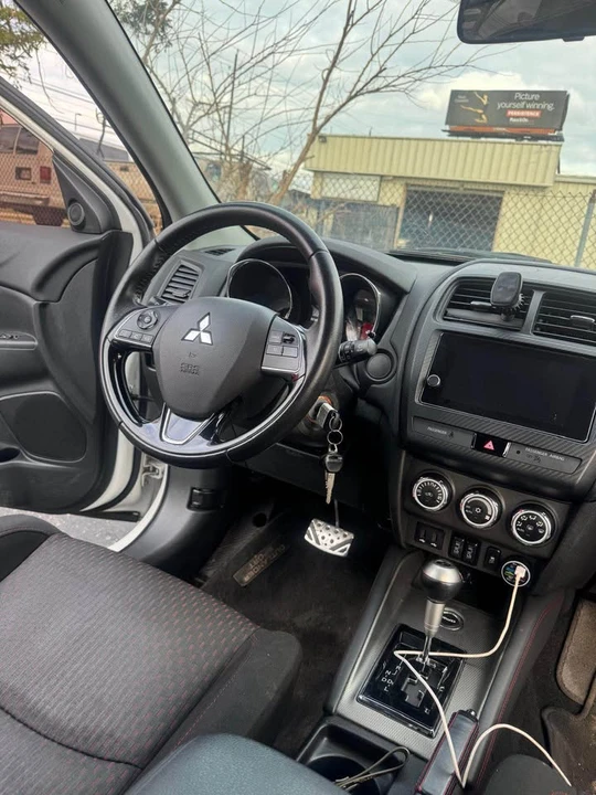 2019 Mitsubishi Outlander - Image 9 of 15
