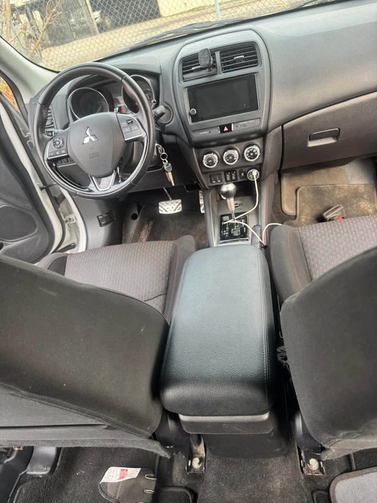 2019 Mitsubishi Outlander - Image 12 of 15