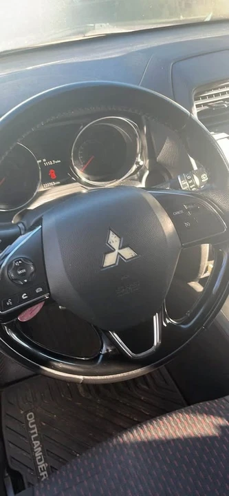 2019 Mitsubishi Outlander - Image 4 of 10