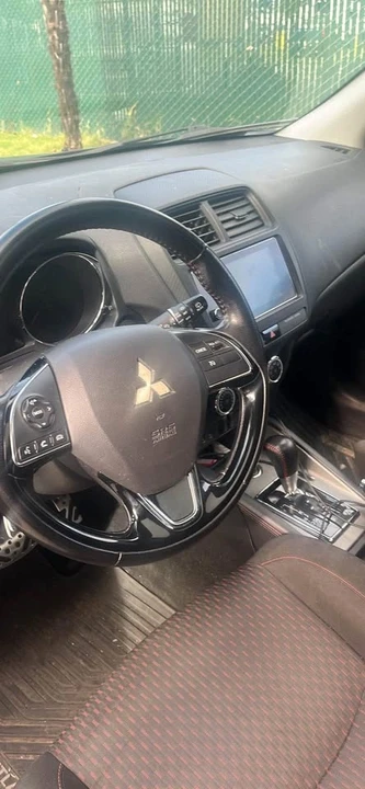 2019 Mitsubishi Outlander - Image 10 of 10