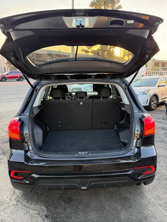 2019 Mitsubishi Outlander - Image 7 of 13