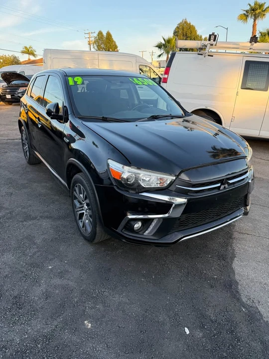 2019 Mitsubishi Outlander - Image 3 of 13