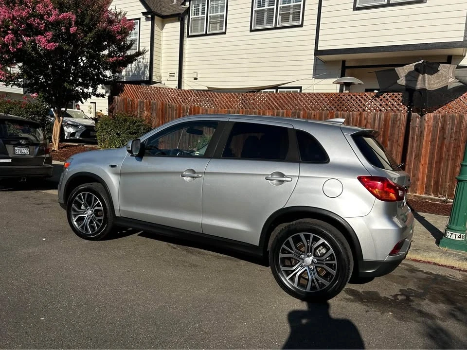 2019 Mitsubishi Outlander - Image 5 of 11