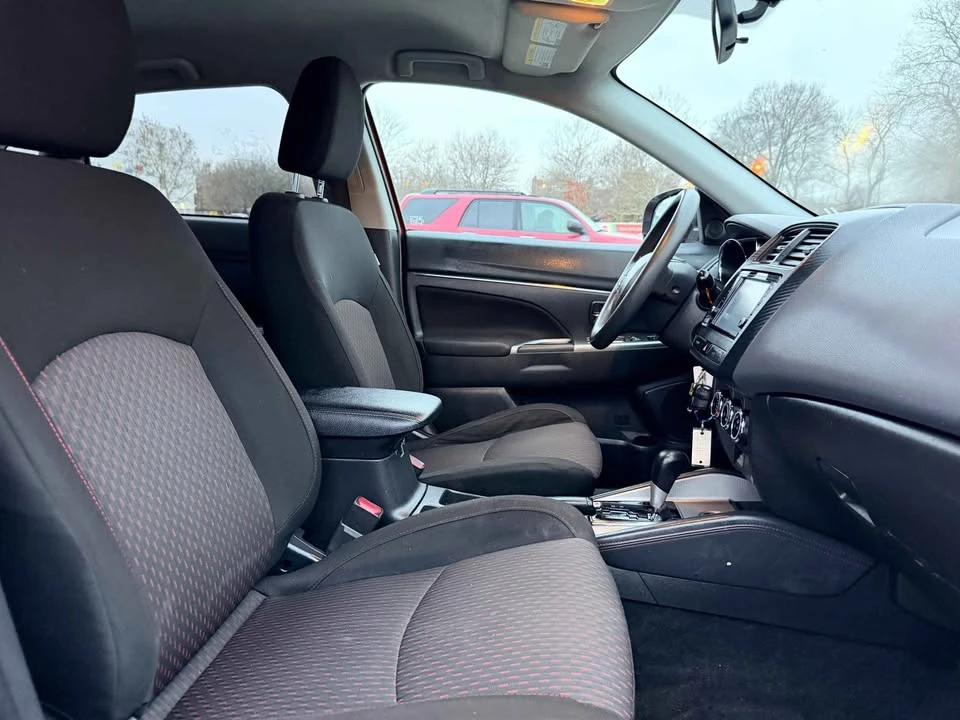 2019 Mitsubishi Outlander - Image 14 of 19