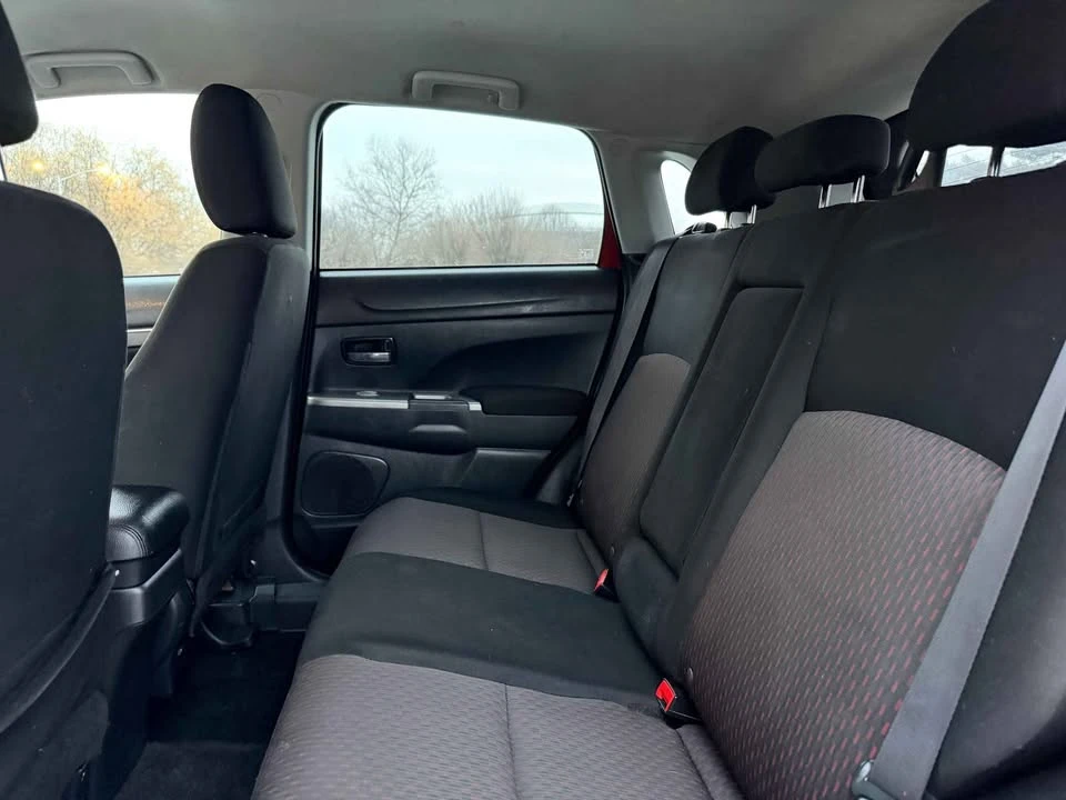 2019 Mitsubishi Outlander - Image 10 of 19