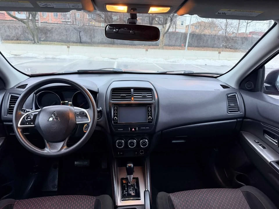 2019 Mitsubishi Outlander - Image 11 of 19