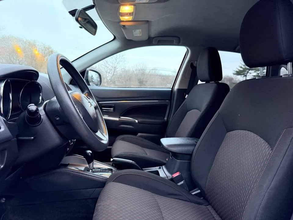 2019 Mitsubishi Outlander - Image 9 of 19