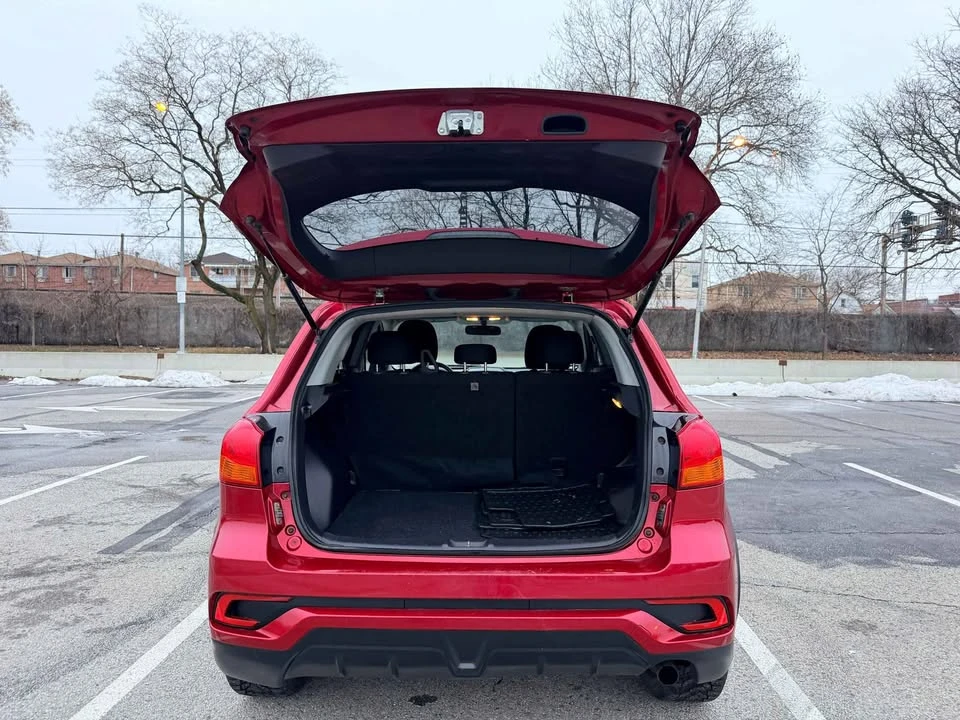 2019 Mitsubishi Outlander - Image 18 of 19
