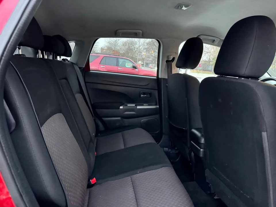 2019 Mitsubishi Outlander - Image 17 of 19