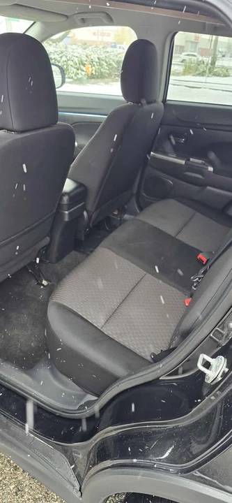 2019 Mitsubishi Outlander - Image 10 of 11