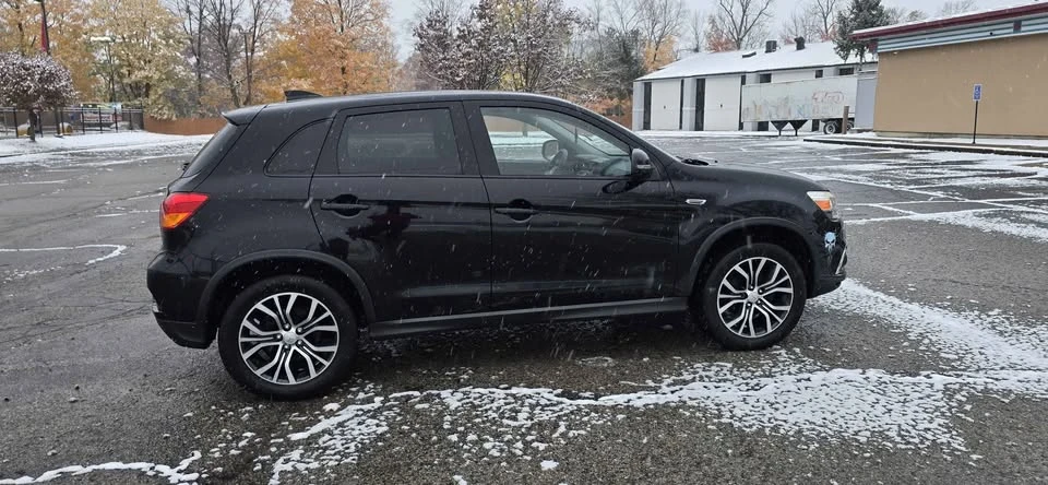 2019 Mitsubishi Outlander - Image 6 of 11