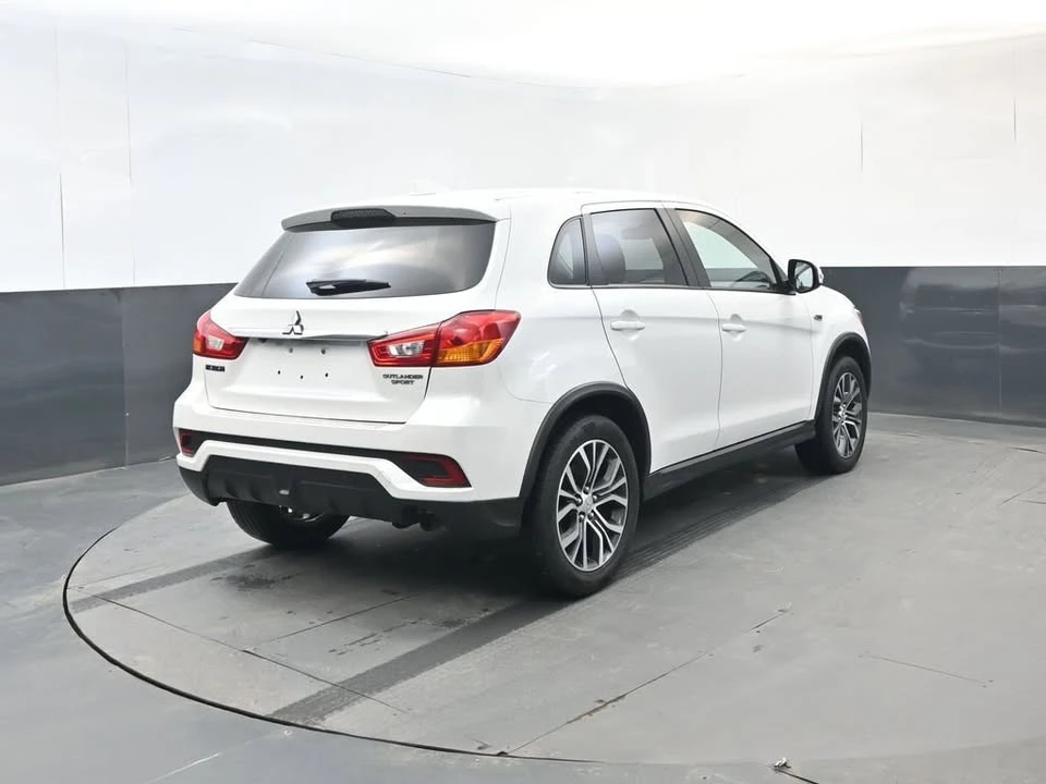 2019 Mitsubishi Outlander - Image 5 of 18